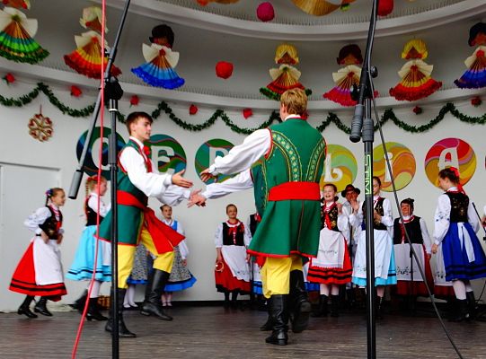ZPiT ZL otworzył w Sopocie „Cepeliadę” i prezentował się niczym „Mazowsze”. Gigantyczna galeria zdjęć!