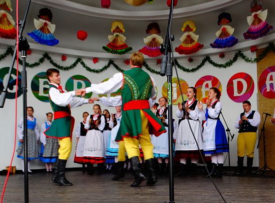 ZPiT ZL otworzył w Sopocie „Cepeliadę” i prezentował się niczym „Mazowsze”. Gigantyczna galeria zdjęć!
