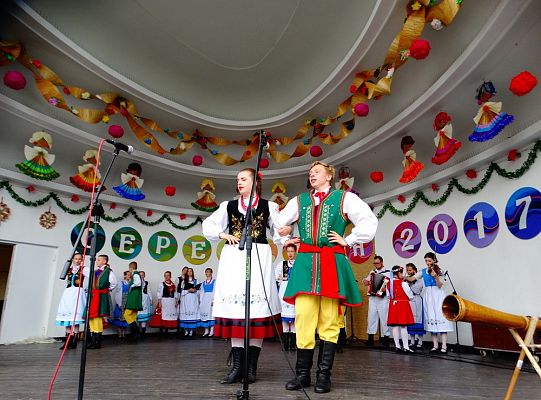 ZPiT ZL otworzył w Sopocie „Cepeliadę” i prezentował się niczym „Mazowsze”. Gigantyczna galeria zdjęć!