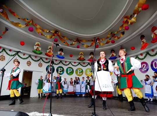 ZPiT ZL otworzył w Sopocie „Cepeliadę” i prezentował się niczym „Mazowsze”. Gigantyczna galeria zdjęć!