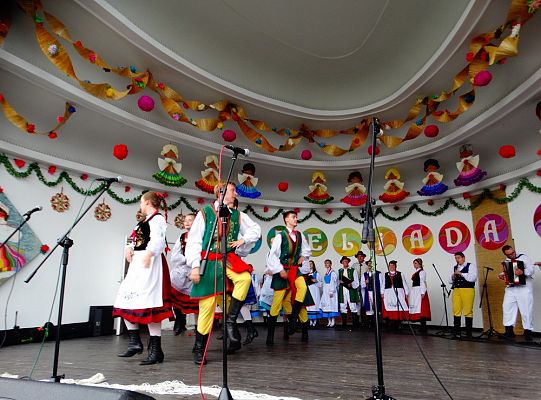 ZPiT ZL otworzył w Sopocie „Cepeliadę” i prezentował się niczym „Mazowsze”. Gigantyczna galeria zdjęć!