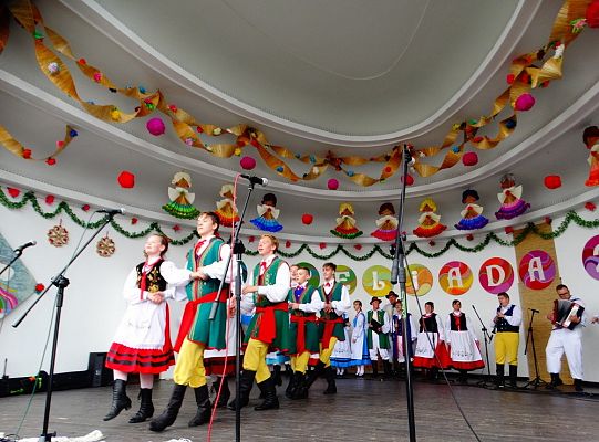 ZPiT ZL otworzył w Sopocie „Cepeliadę” i prezentował się niczym „Mazowsze”. Gigantyczna galeria zdjęć!