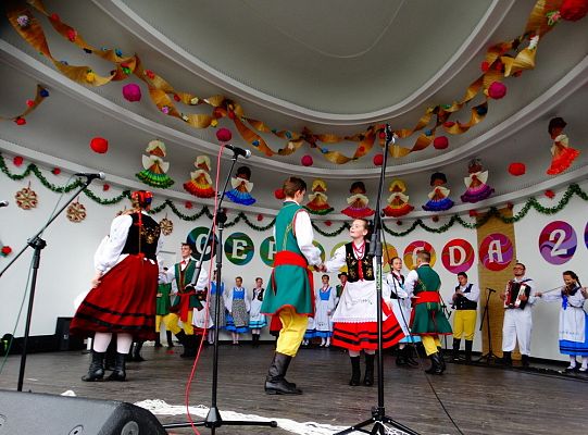 ZPiT ZL otworzył w Sopocie „Cepeliadę” i prezentował się niczym „Mazowsze”. Gigantyczna galeria zdjęć!