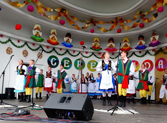 ZPiT ZL otworzył w Sopocie „Cepeliadę” i prezentował się niczym „Mazowsze”. Gigantyczna galeria zdjęć!