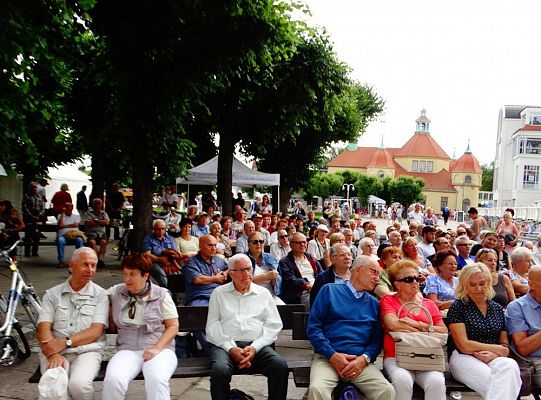 ZPiT ZL otworzył w Sopocie „Cepeliadę” i prezentował się niczym „Mazowsze”. Gigantyczna galeria zdjęć!