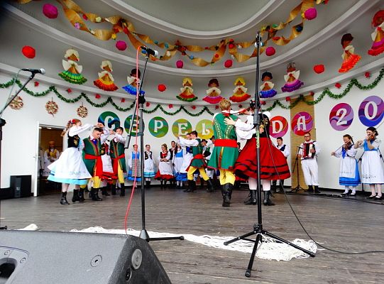 ZPiT ZL otworzył w Sopocie „Cepeliadę” i prezentował się niczym „Mazowsze”. Gigantyczna galeria zdjęć!