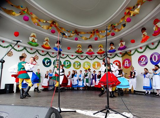 ZPiT ZL otworzył w Sopocie „Cepeliadę” i prezentował się niczym „Mazowsze”. Gigantyczna galeria zdjęć!