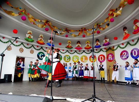 ZPiT ZL otworzył w Sopocie „Cepeliadę” i prezentował się niczym „Mazowsze”. Gigantyczna galeria zdjęć!