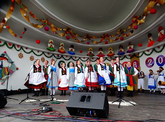 ZPiT ZL otworzył w Sopocie „Cepeliadę” i prezentował się niczym „Mazowsze”. Gigantyczna galeria zdjęć!