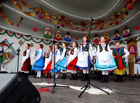 ZPiT ZL otworzył w Sopocie „Cepeliadę” i prezentował się niczym „Mazowsze”. Gigantyczna galeria zdjęć!