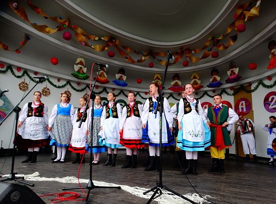 ZPiT ZL otworzył w Sopocie „Cepeliadę” i prezentował się niczym „Mazowsze”. Gigantyczna galeria zdjęć!