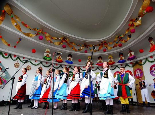 ZPiT ZL otworzył w Sopocie „Cepeliadę” i prezentował się niczym „Mazowsze”. Gigantyczna galeria zdjęć!