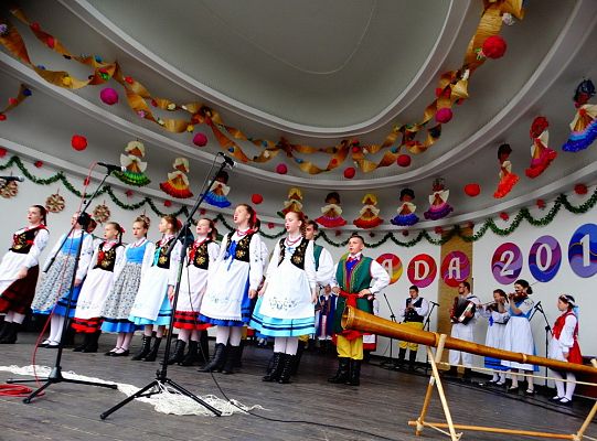 ZPiT ZL otworzył w Sopocie „Cepeliadę” i prezentował się niczym „Mazowsze”. Gigantyczna galeria zdjęć!