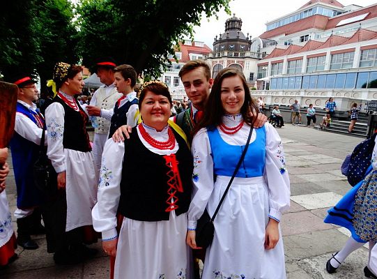 ZPiT ZL otworzył w Sopocie „Cepeliadę” i prezentował się niczym „Mazowsze”. Gigantyczna galeria zdjęć!
