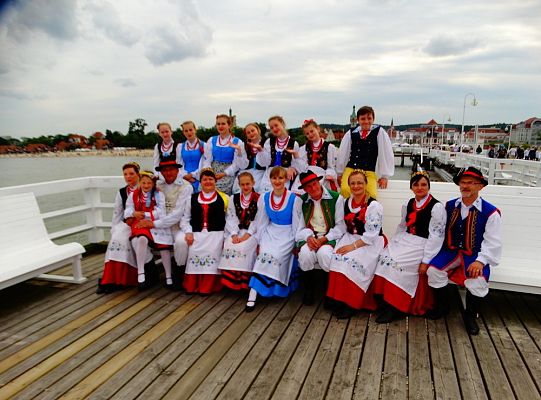 ZPiT ZL otworzył w Sopocie „Cepeliadę” i prezentował się niczym „Mazowsze”. Gigantyczna galeria zdjęć!