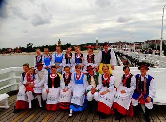 ZPiT ZL otworzył w Sopocie „Cepeliadę” i prezentował się niczym „Mazowsze”. Gigantyczna galeria zdjęć!