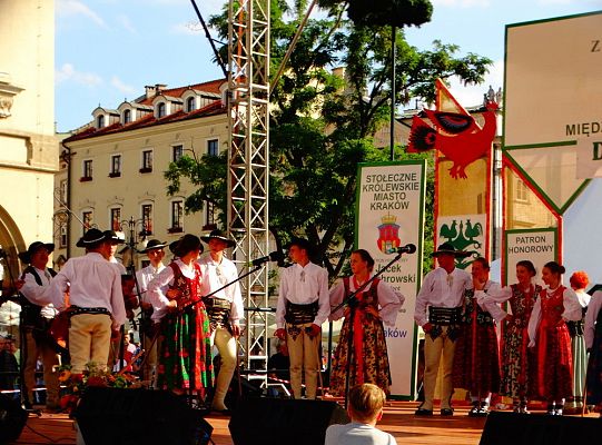 WITOME! Aby zaczarować Kraków, trzeba było ćwiczyć do występu!Zapytaj o sukces ZPiT! – pętla poznawcza