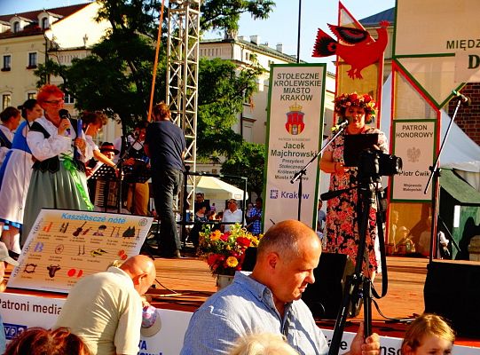 WITOME! Aby zaczarować Kraków, trzeba było ćwiczyć do występu!Zapytaj o sukces ZPiT! – pętla poznawcza