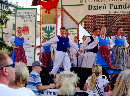 WITOME! Aby zaczarować Kraków, trzeba było ćwiczyć do występu!Zapytaj o sukces ZPiT! – pętla poznawcza