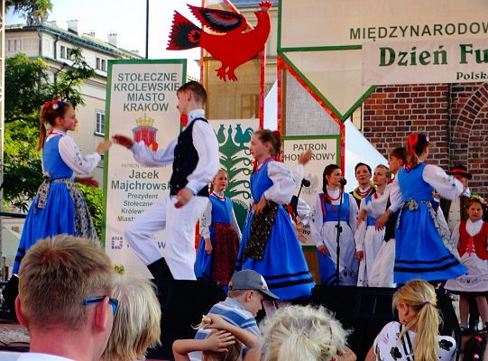 WITOME! Aby zaczarować Kraków, trzeba było ćwiczyć do występu!Zapytaj o sukces ZPiT! – pętla poznawcza