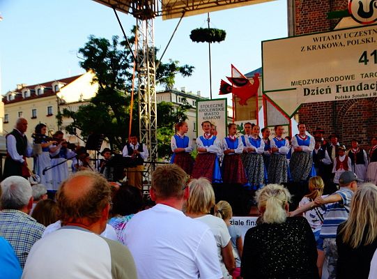 WITOME! Aby zaczarować Kraków, trzeba było ćwiczyć do występu!Zapytaj o sukces ZPiT! – pętla poznawcza