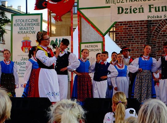 WITOME! Aby zaczarować Kraków, trzeba było ćwiczyć do występu!Zapytaj o sukces ZPiT! – pętla poznawcza