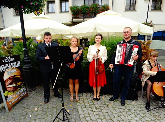 Jesteś na lęborskim „Weselu”. Dziś bawisz się razem z nami! – luka informacyjna