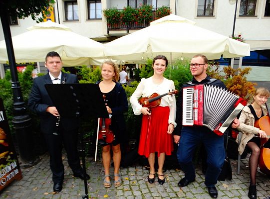 Jesteś na lęborskim „Weselu”. Dziś bawisz się razem z nami! – luka informacyjna