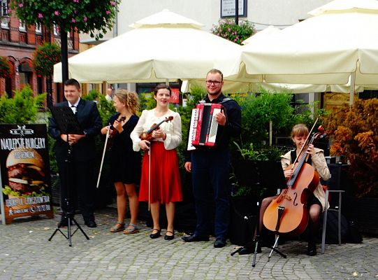 Jesteś na lęborskim „Weselu”. Dziś bawisz się razem z nami! – luka informacyjna