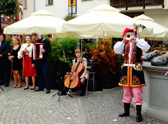 Jesteś na lęborskim „Weselu”. Dziś bawisz się razem z nami! – luka informacyjna
