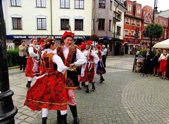 Jesteś na lęborskim „Weselu”. Dziś bawisz się razem z nami! – luka informacyjna