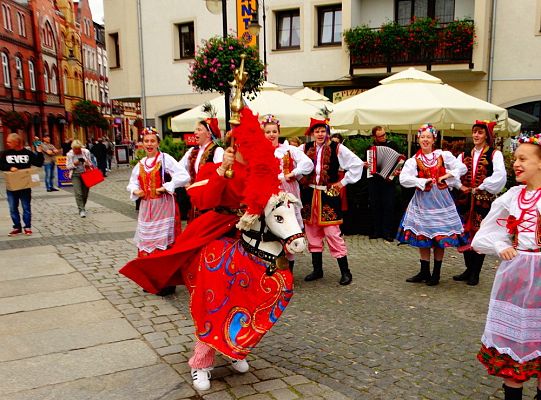 Jesteś na lęborskim „Weselu”. Dziś bawisz się razem z nami! – luka informacyjna