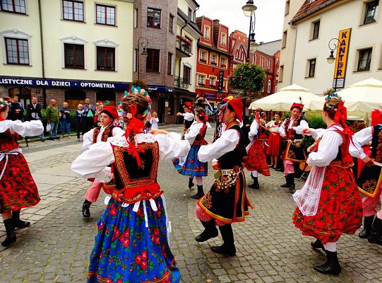 Jesteś na lęborskim „Weselu”. Dziś bawisz się razem z nami! – luka informacyjna