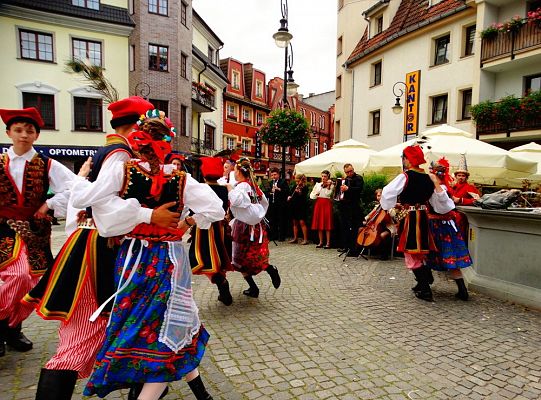 Jesteś na lęborskim „Weselu”. Dziś bawisz się razem z nami! – luka informacyjna