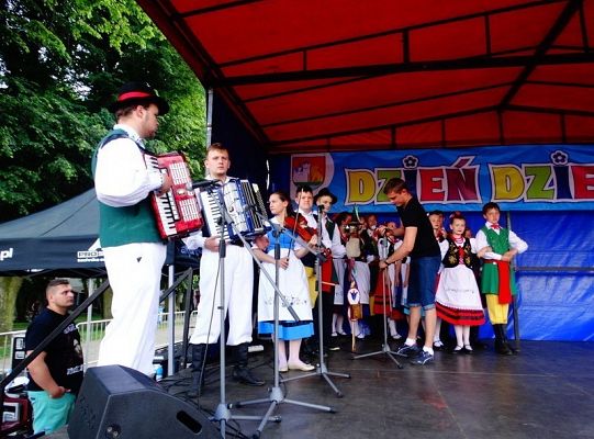 Jak wieść niesie z Kroniki Zespołu Pieśni i Tańca w Roku Pańskim 2016!