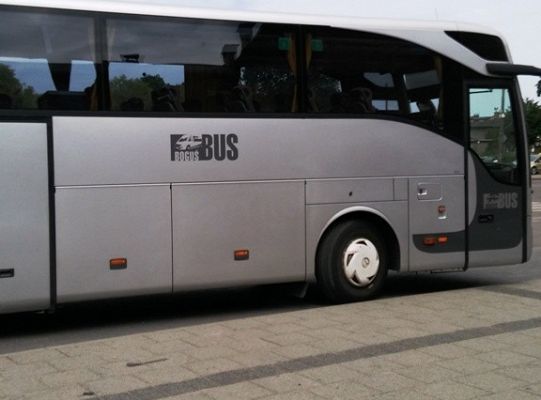 Cepeliadę w telefonie oglądać wypada....