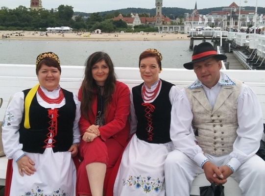 Cepeliadę w telefonie oglądać wypada....