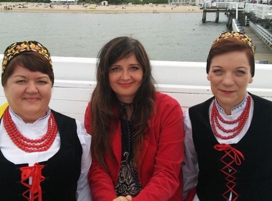 Cepeliadę w telefonie oglądać wypada....