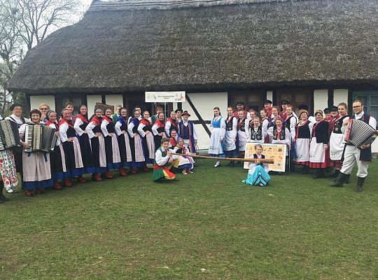 Perfekcja na scenie. ZPiT ZL przyciąga tłumy. Czerń w każdy dzień.