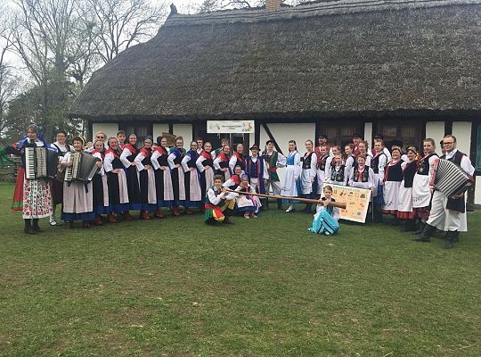 Perfekcja na scenie. ZPiT ZL przyciąga tłumy. Czerń w każdy dzień.