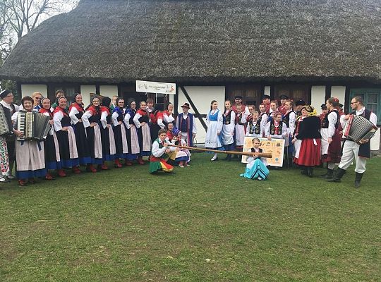 Perfekcja na scenie. ZPiT ZL przyciąga tłumy. Czerń w każdy dzień.