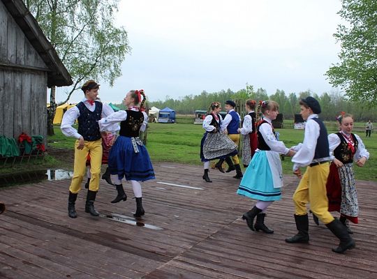 Perfekcja na scenie. ZPiT ZL przyciąga tłumy. Czerń w każdy dzień.