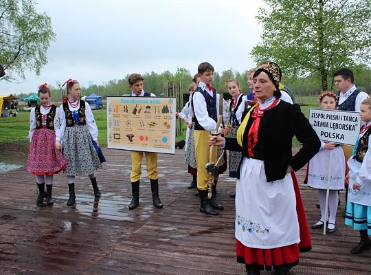 Perfekcja na scenie. ZPiT ZL przyciąga tłumy. Czerń w każdy dzień.