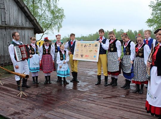 Perfekcja na scenie. ZPiT ZL przyciąga tłumy. Czerń w każdy dzień.