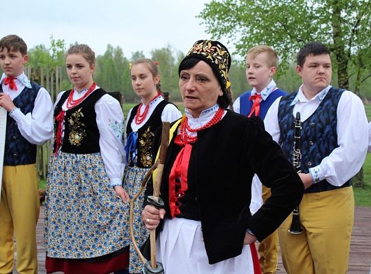 Perfekcja na scenie. ZPiT ZL przyciąga tłumy. Czerń w każdy dzień.
