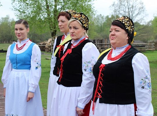 Perfekcja na scenie. ZPiT ZL przyciąga tłumy. Czerń w każdy dzień.