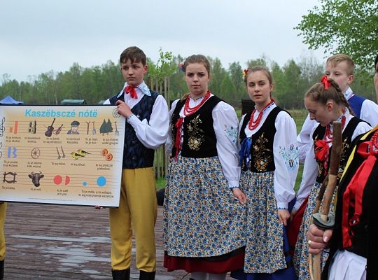 Perfekcja na scenie. ZPiT ZL przyciąga tłumy. Czerń w każdy dzień.
