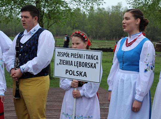 Perfekcja na scenie. ZPiT ZL przyciąga tłumy. Czerń w każdy dzień.