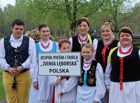 Perfekcja na scenie. ZPiT ZL przyciąga tłumy. Czerń w każdy dzień.