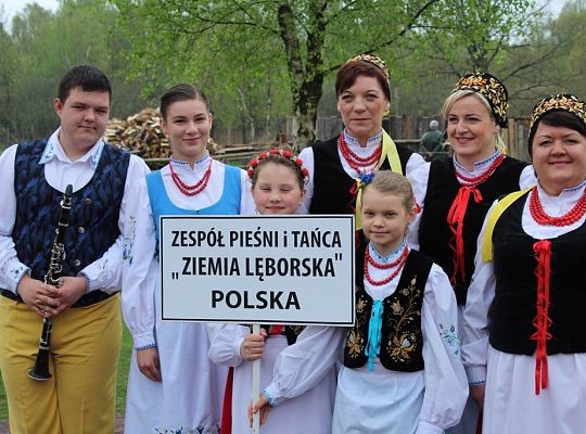 Perfekcja na scenie. ZPiT ZL przyciąga tłumy. Czerń w każdy dzień.